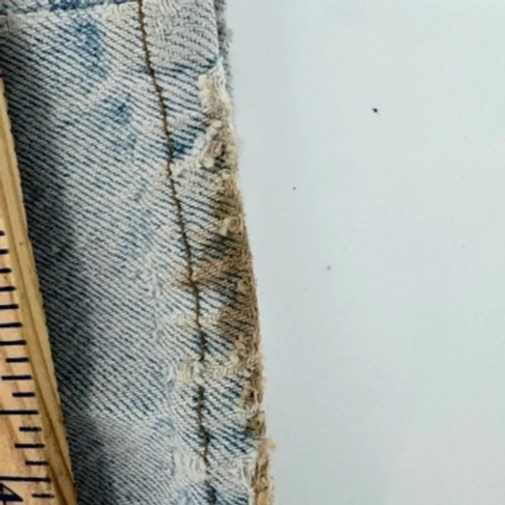 Vintage Y2K Levi's 550 Relaxed Fit Tapered Leg‎ Mens 34x32 Light Wash USA Made